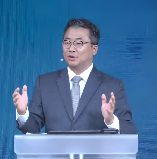 강성근 담임목사